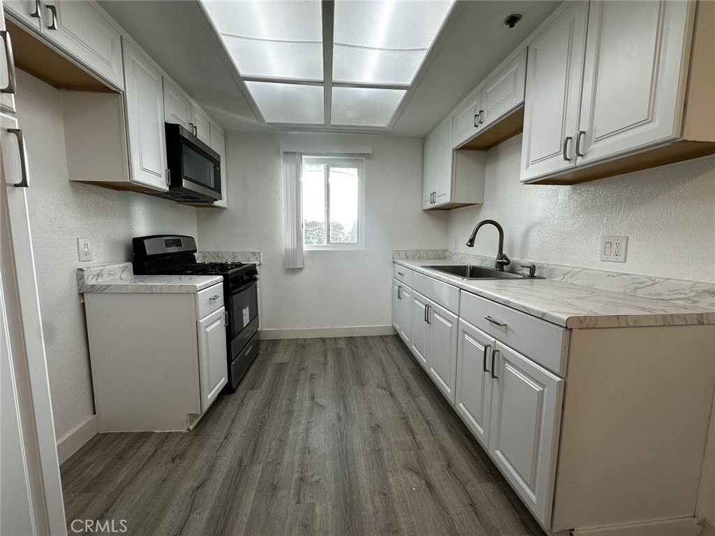 710 W Washington - Photo 2