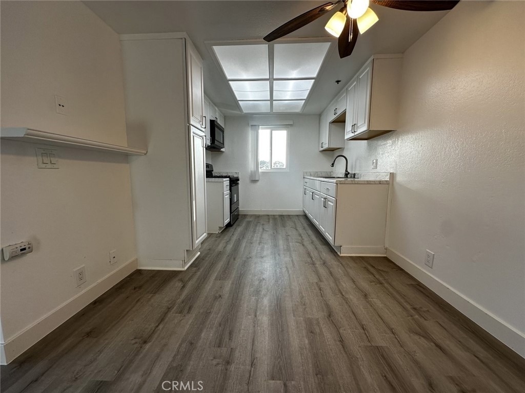 710 W Washington - Photo 1