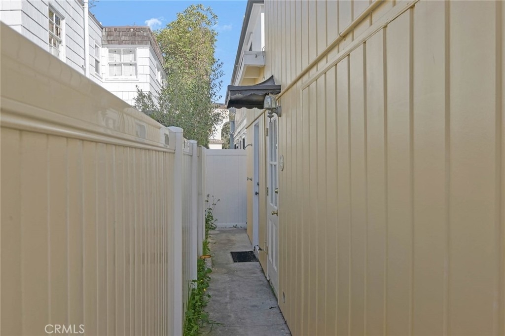 1510 1/2 Abalone Place - Photo 17