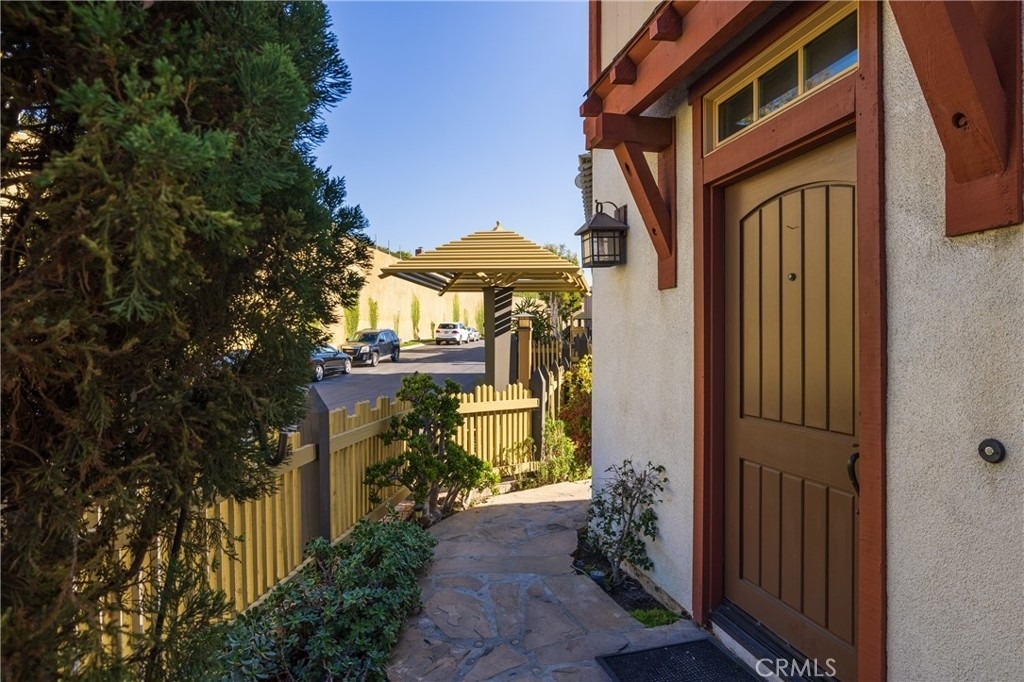 2500 Bungalow Place - Photo 6