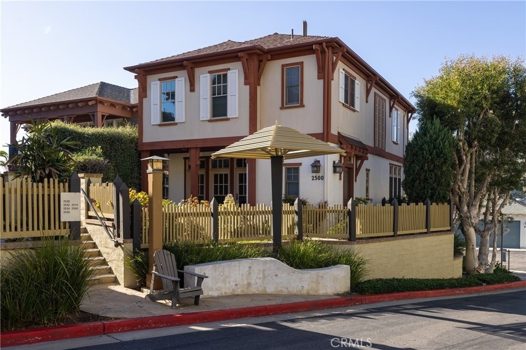 2500 Bungalow Place - Photo 0