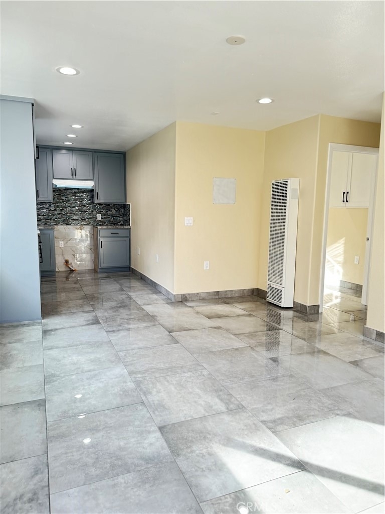 3538 1/4 W 108th Street - Photo 4