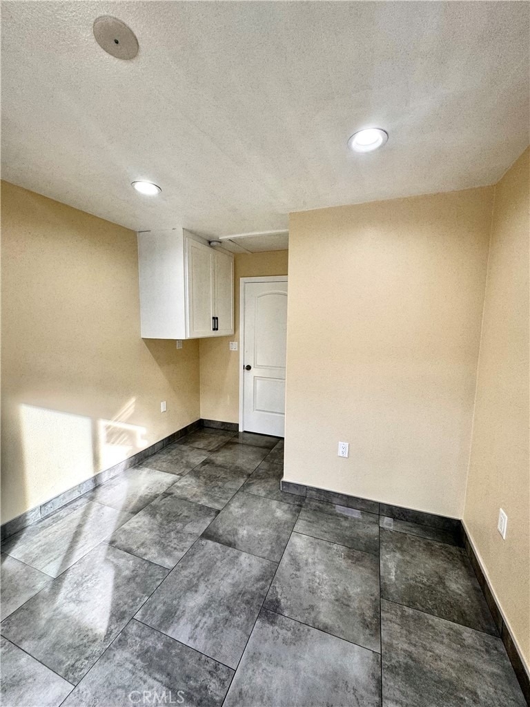 3538 1/4 W 108th Street - Photo 5