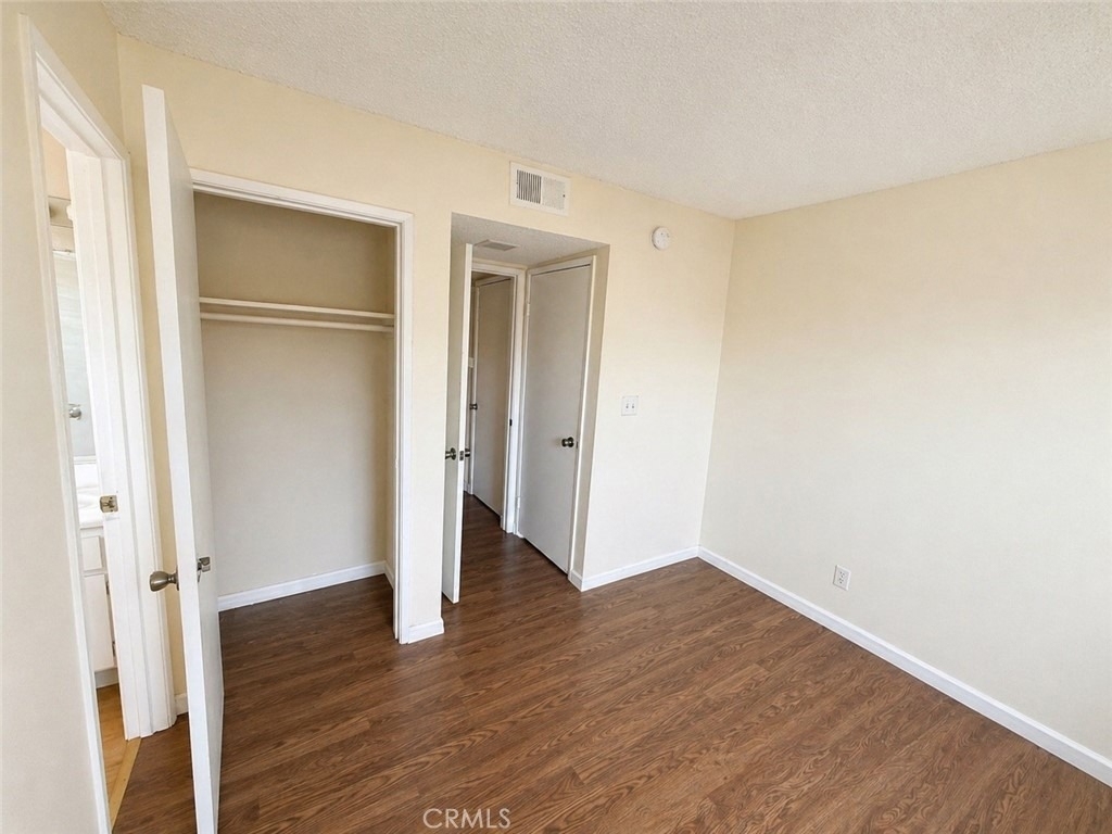 9131 Burnet Avenue - Photo 12