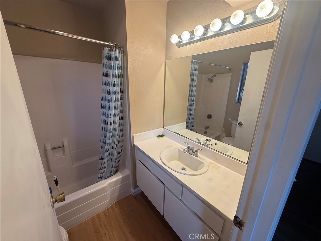 9131 Burnet Avenue - Photo 21