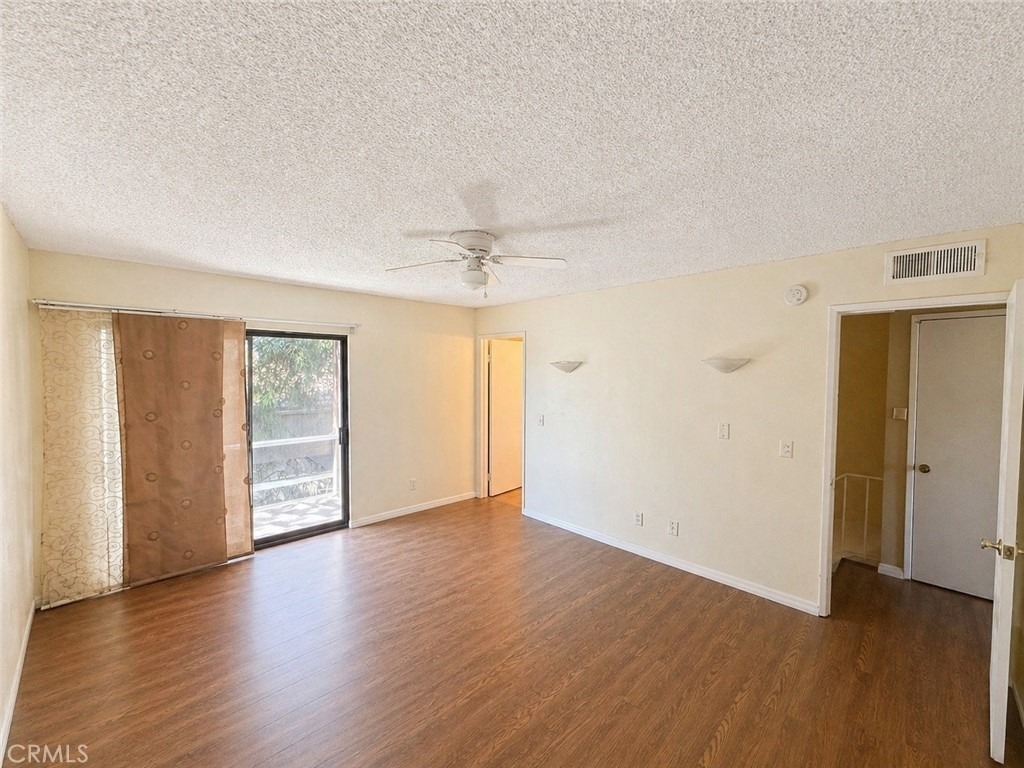 9131 Burnet Avenue - Photo 11