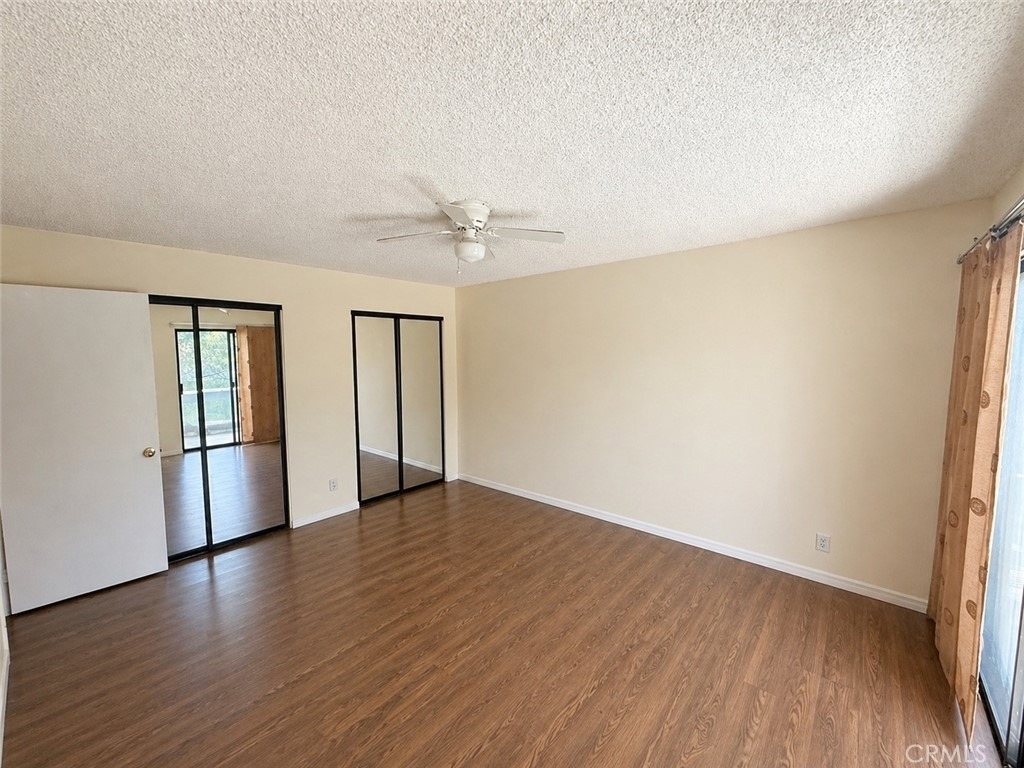 9131 Burnet Avenue - Photo 4