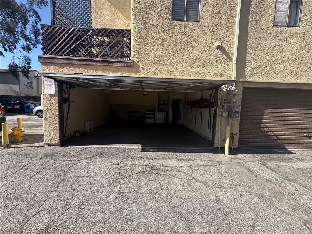 9131 Burnet Avenue - Photo 49