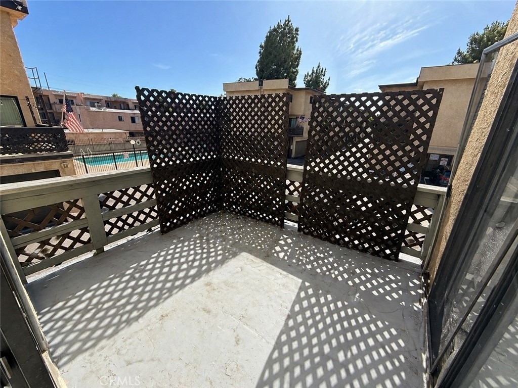 9131 Burnet Avenue - Photo 5