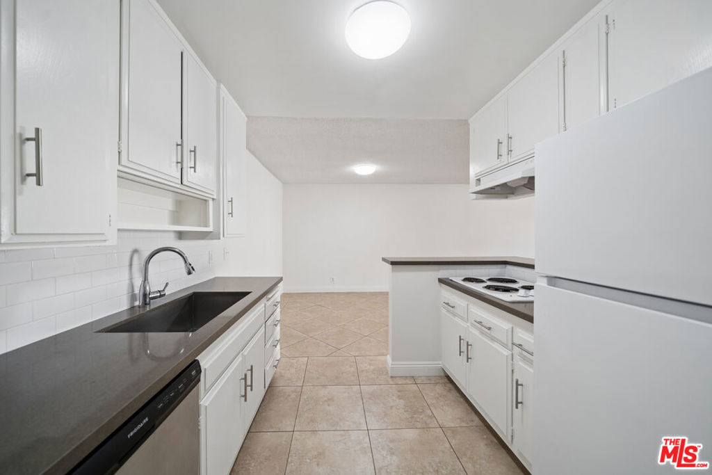 105 S Orlando Avenue - Photo 5
