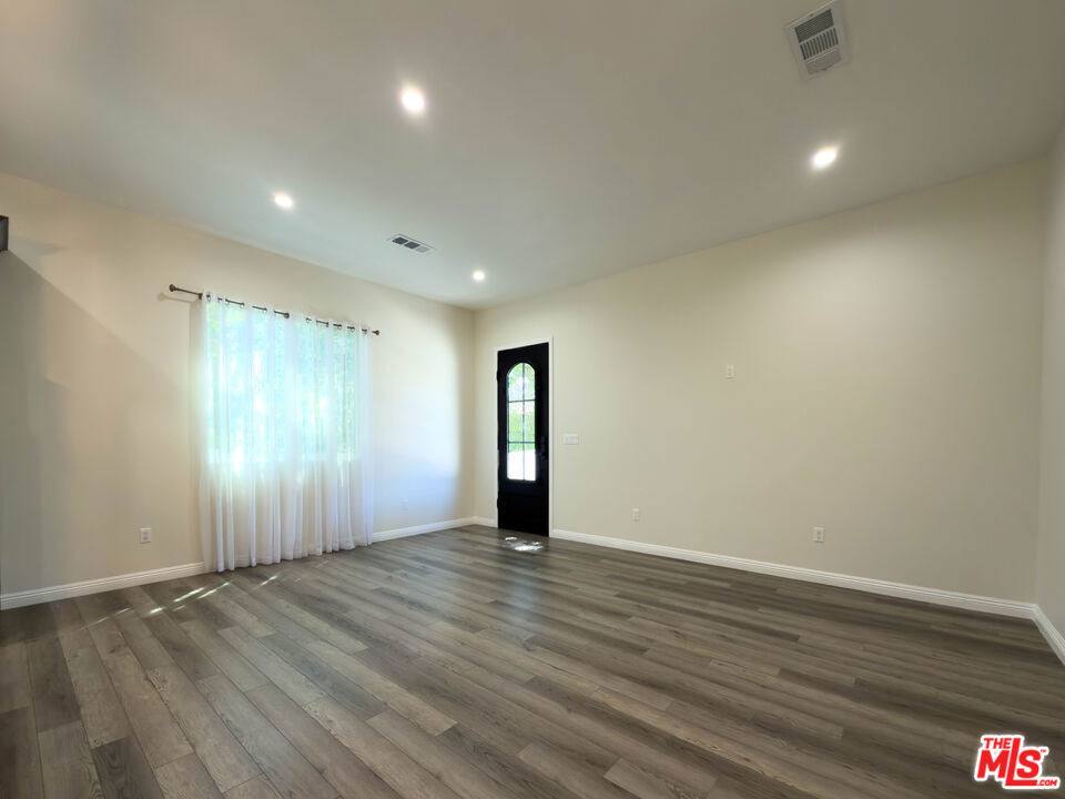 15447 Septo Street - Photo 4