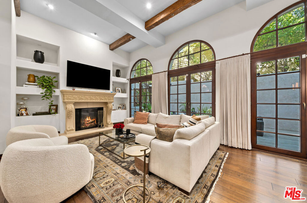 11937 W Sunset Boulevard - Photo 0