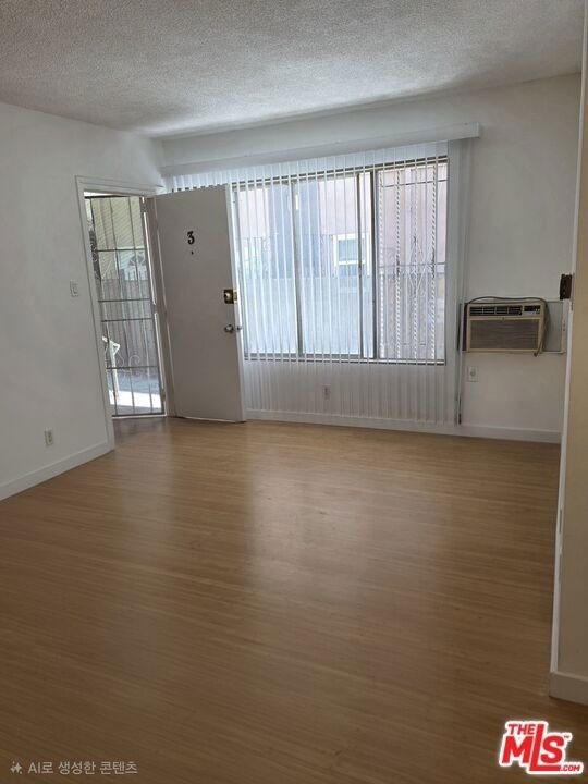 428 S Wilton Place - Photo 1