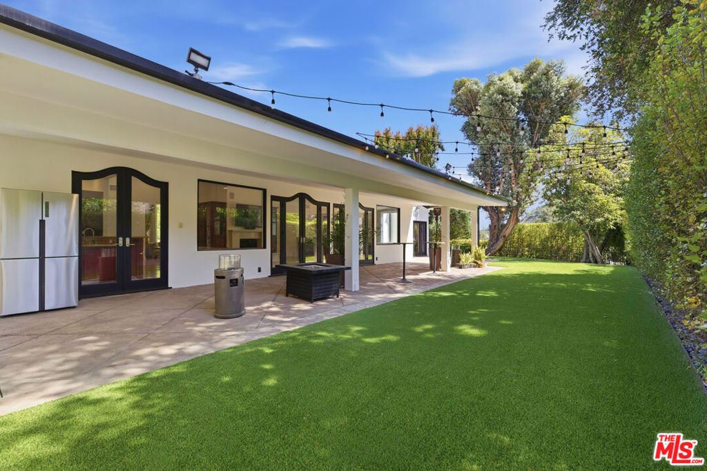 999 Casiano Road - Photo 37