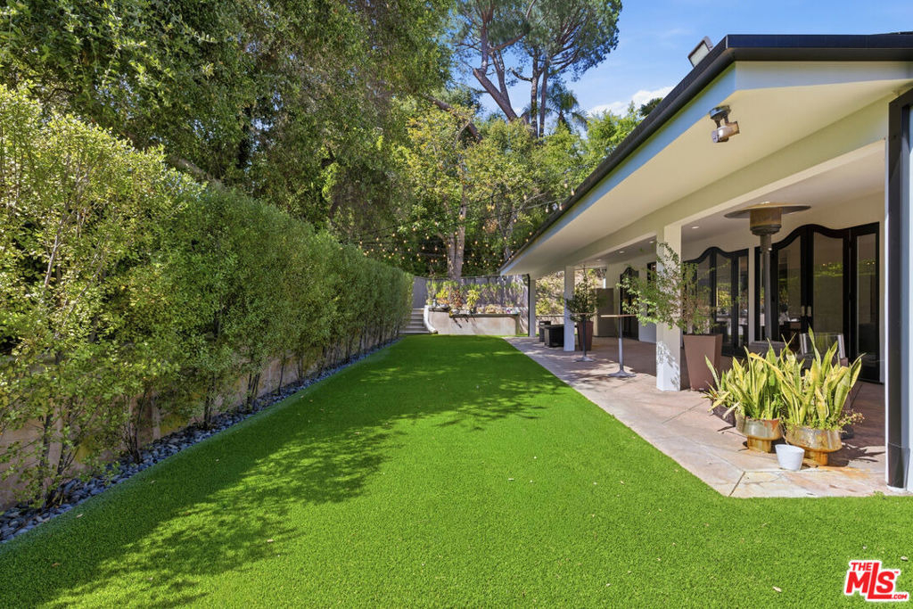 999 Casiano Road - Photo 36