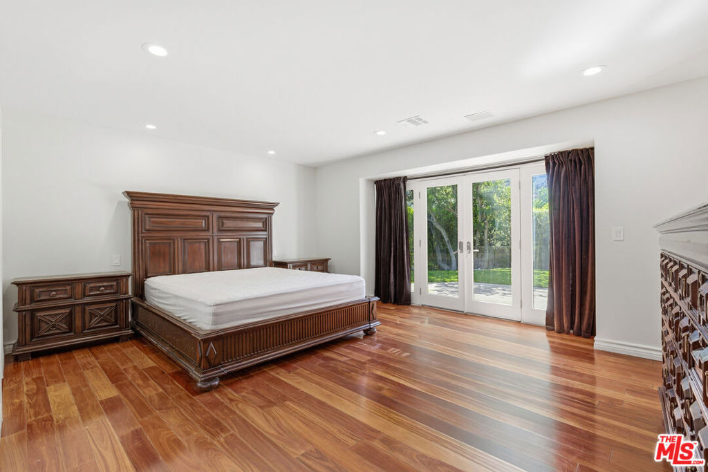 999 Casiano Road - Photo 19