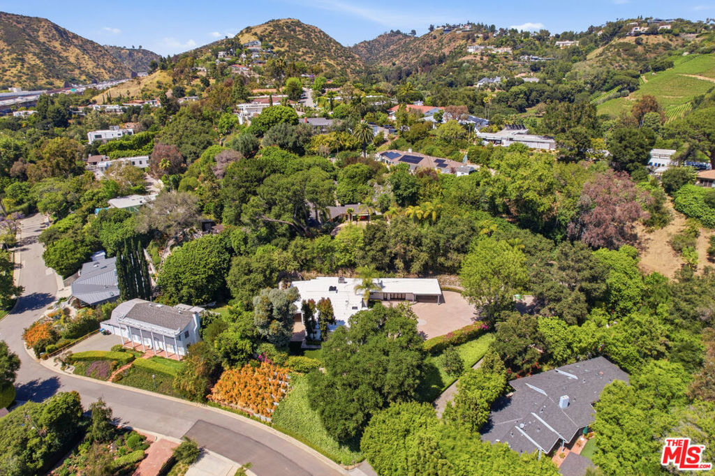 999 Casiano Road - Photo 43