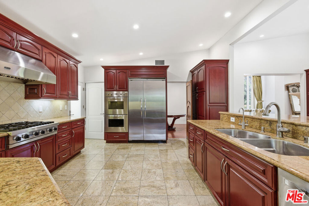 999 Casiano Road - Photo 17