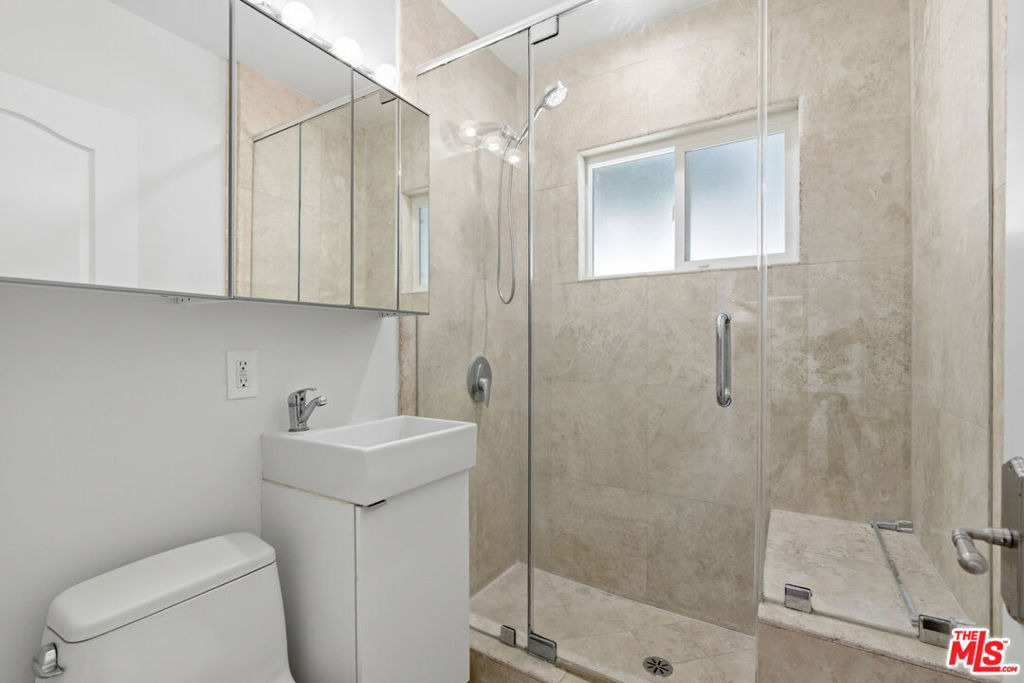 999 Casiano Road - Photo 28