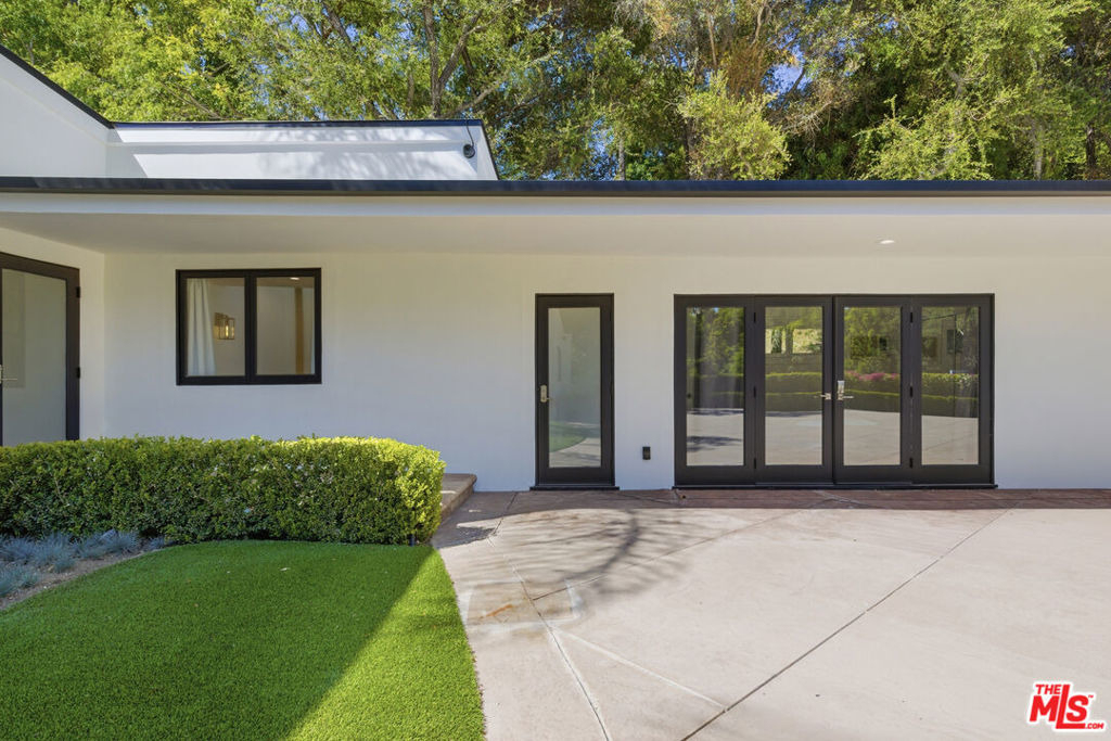 999 Casiano Road - Photo 29