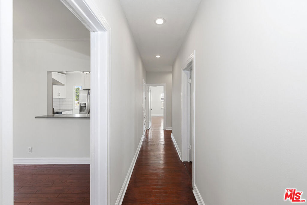 1150 S Tremaine Avenue - Photo 9