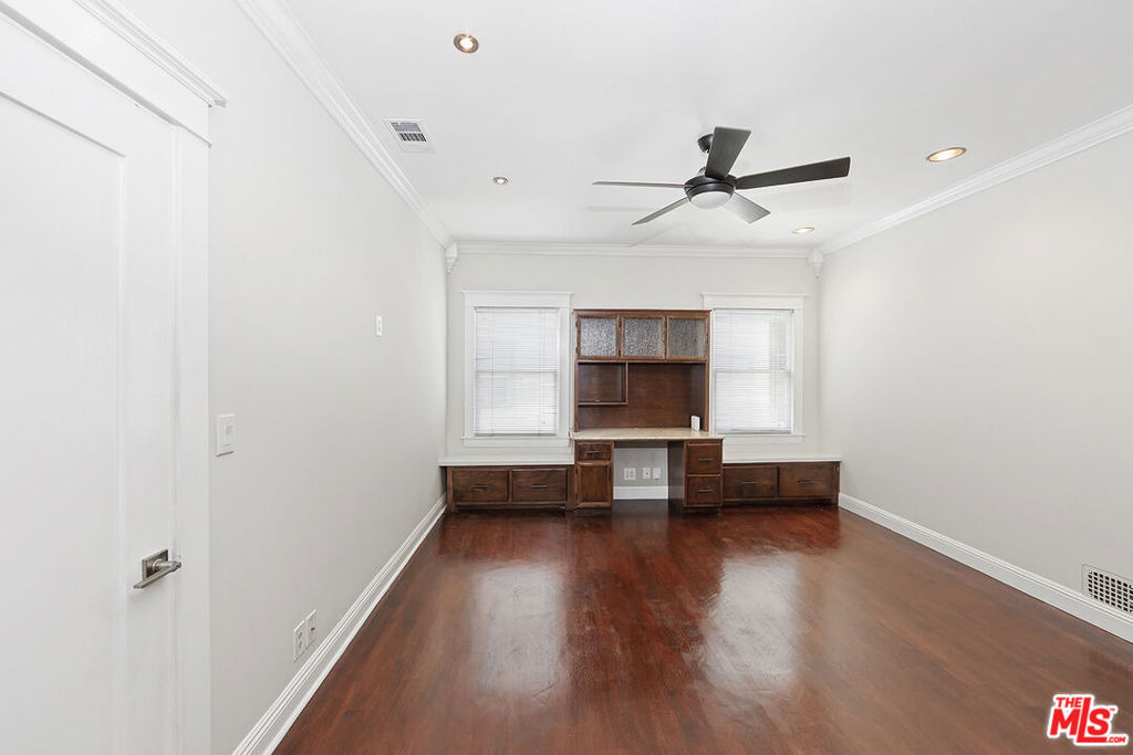 1150 S Tremaine Avenue - Photo 10