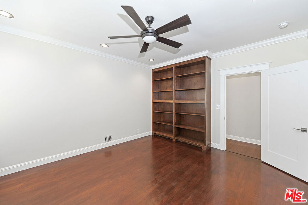 1150 S Tremaine Avenue - Photo 11
