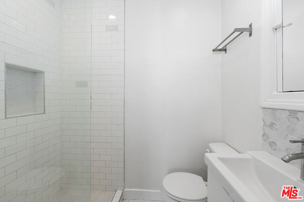 1150 S Tremaine Avenue - Photo 14