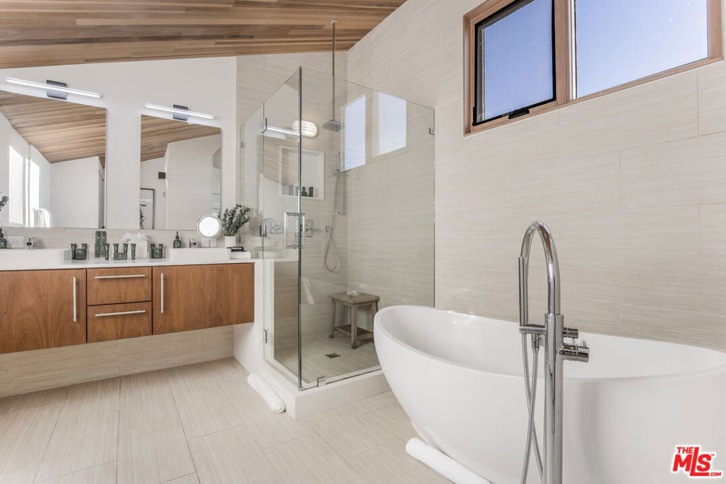 661 Broadway Street - Photo 22