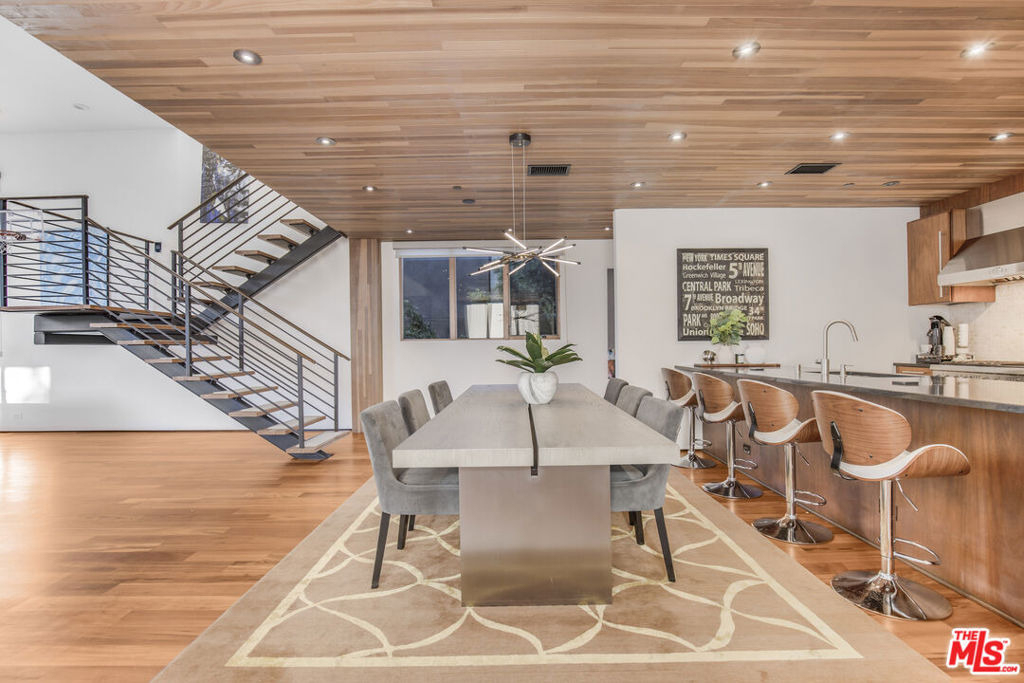 661 Broadway Street - Photo 12