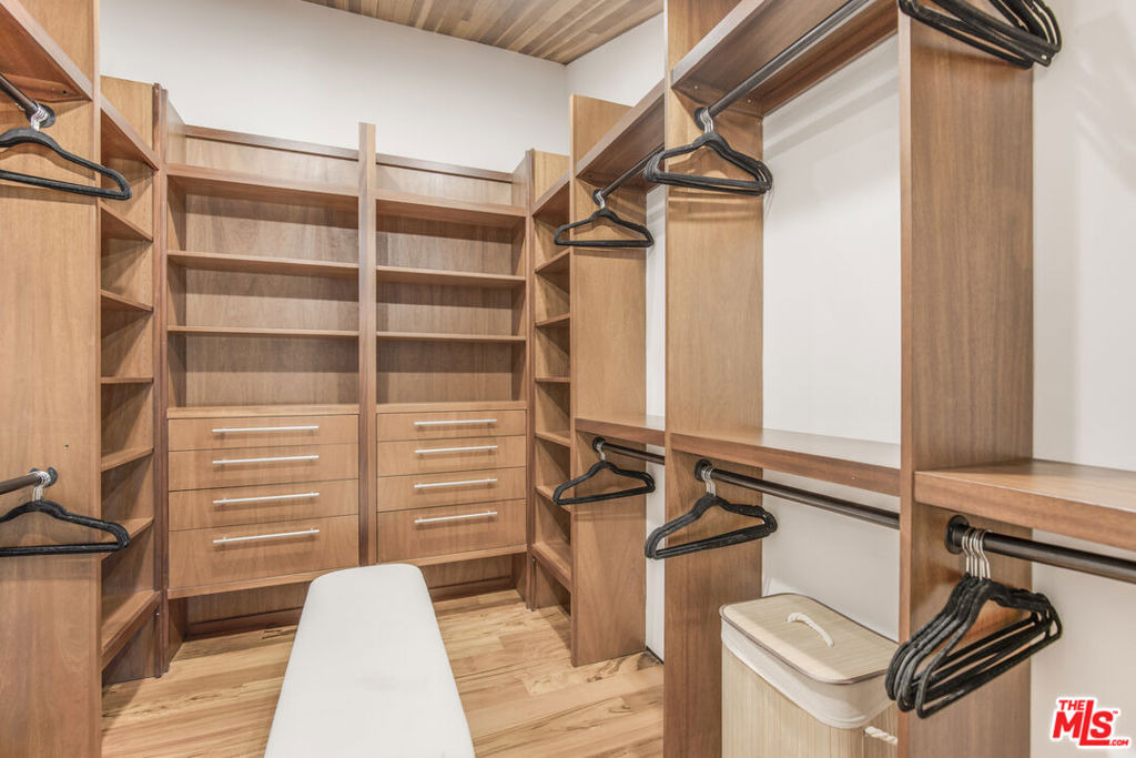 661 Broadway Street - Photo 24