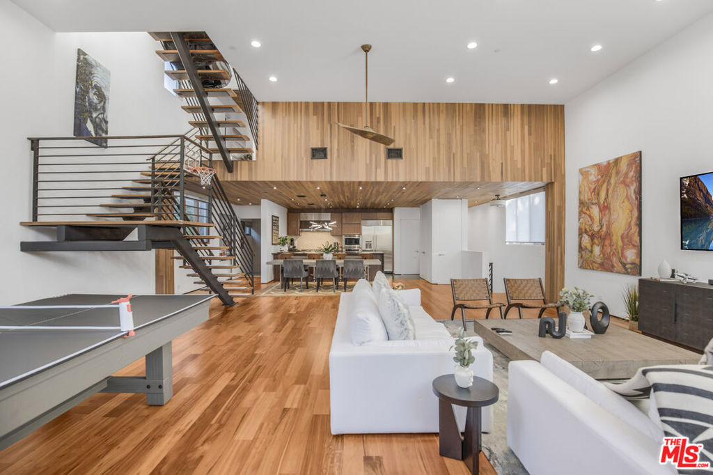 661 Broadway Street - Photo 10