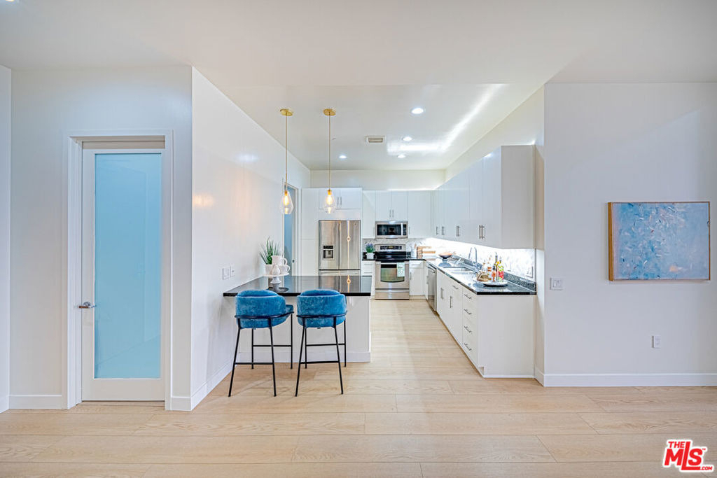 3223 W 6th Street - Photo 4
