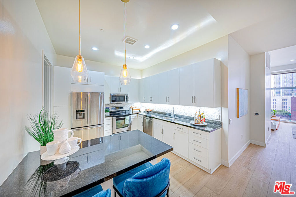 3223 W 6th Street - Photo 5