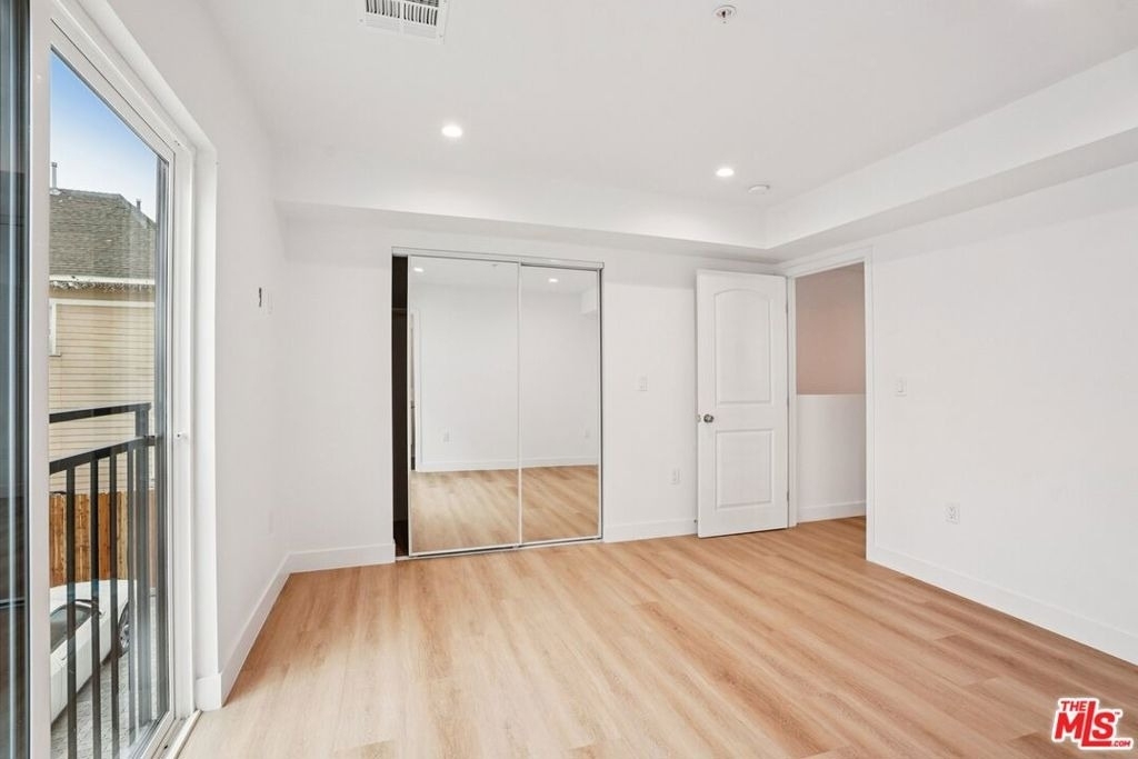 312 N Coronado Street - Photo 4