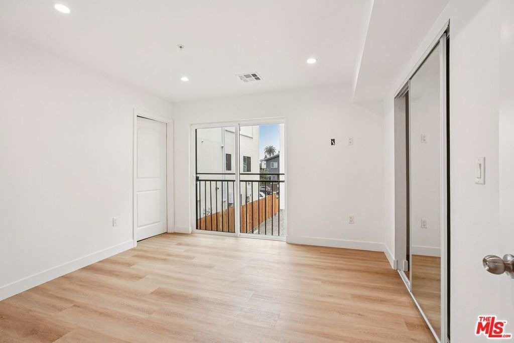 312 N Coronado Street - Photo 5