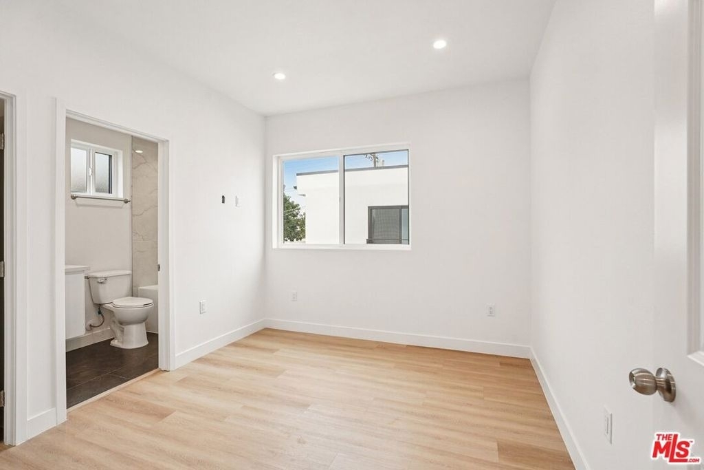 312 N Coronado Street - Photo 1