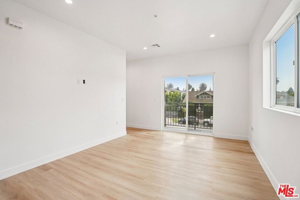 312 N Coronado Street - Photo 7