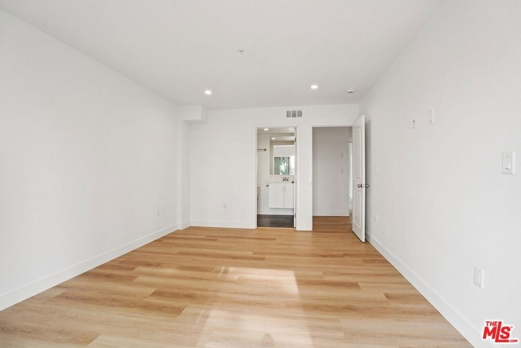 312 N Coronado Street - Photo 14