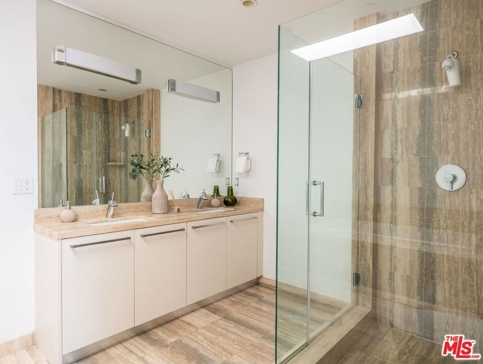 855 N Croft Avenue - Photo 22