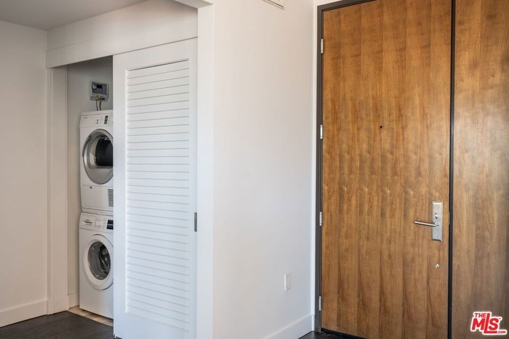 855 N Croft Avenue - Photo 28