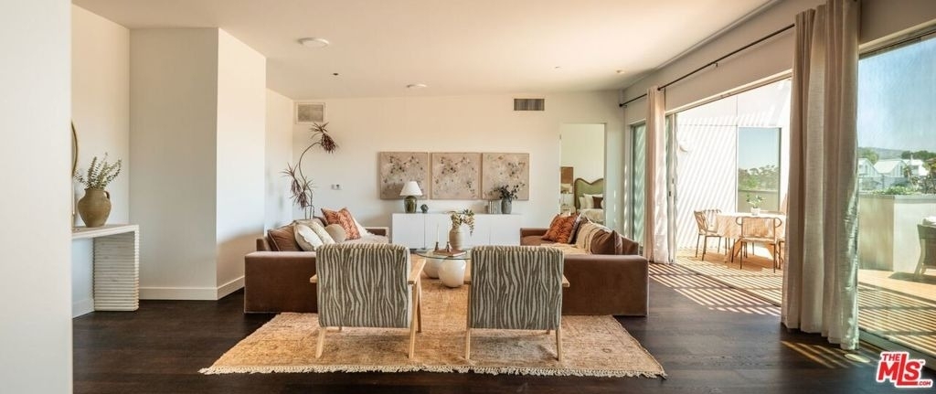 855 N Croft Avenue - Photo 4
