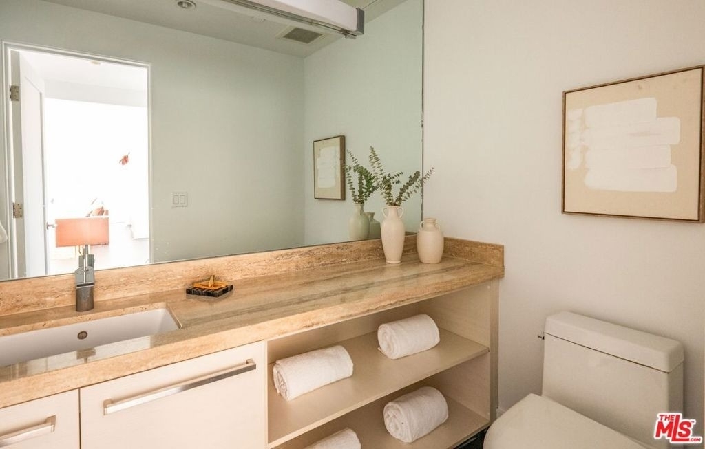 855 N Croft Avenue - Photo 27