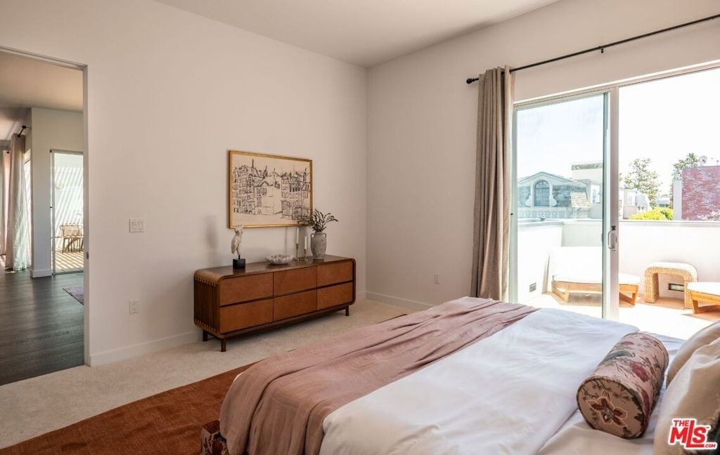 855 N Croft Avenue - Photo 19
