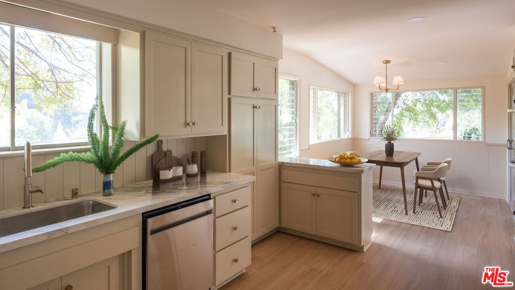 1365 N Wetherly Drive - Photo 8