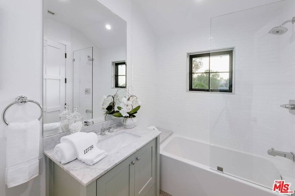 12739 Halkirk Street - Photo 37