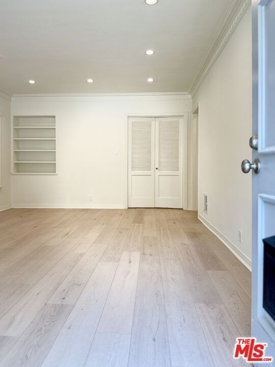 408 1/2 S Spalding Drive - Photo 3