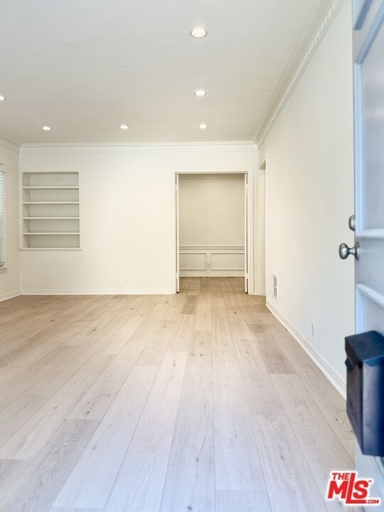 408 1/2 S Spalding Drive - Photo 4