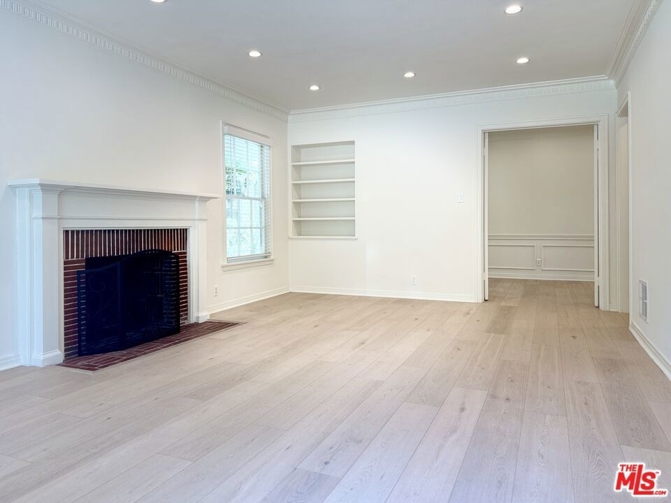 408 1/2 S Spalding Drive - Photo 5