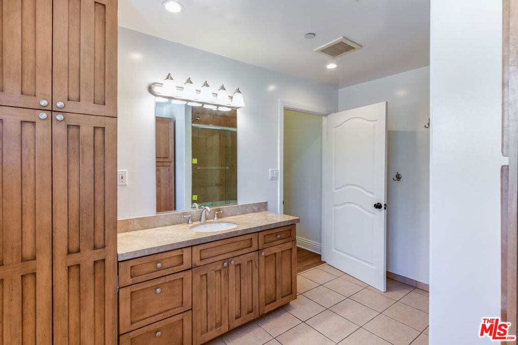 10767 Oregon Avenue - Photo 16